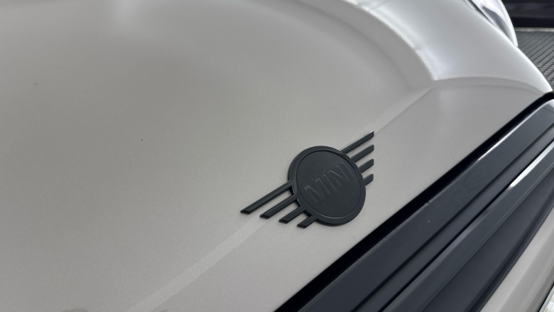 MINI Hatchback 1.5 Cooper Exclusive Premium 5dr Auto Petrol Hatchback